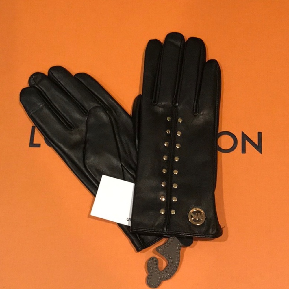 Michael Kors Leather Tech Touch Astor Studd Gloves